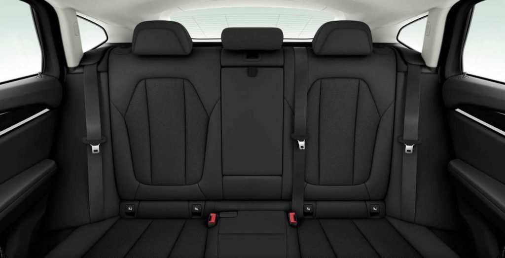BMW-X4-xDrive-20d-xLine-interior-trasera.jpg