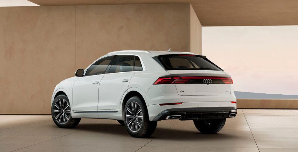 Audi-Q8-SUV-S-line-45-TDI-Quattro-Tiptronic-trasera