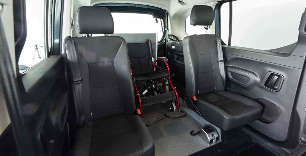 Citroen-Berlingo-Talla-M-BlueHDi-100-YOU-L1-N1-Adaptado-interior-silla