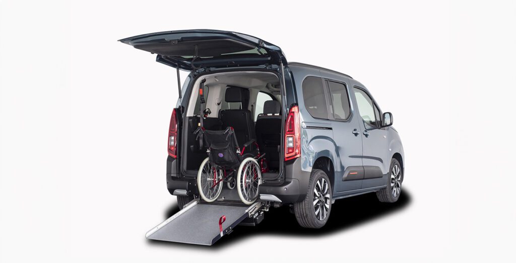 Citroen-Berlingo-Talla-M-BlueHDi-100-YOU-L1-N1-Adaptado-trasera