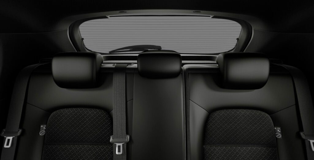 Nissan-Juke-N-Connecta-Hybrid-interior-trasera