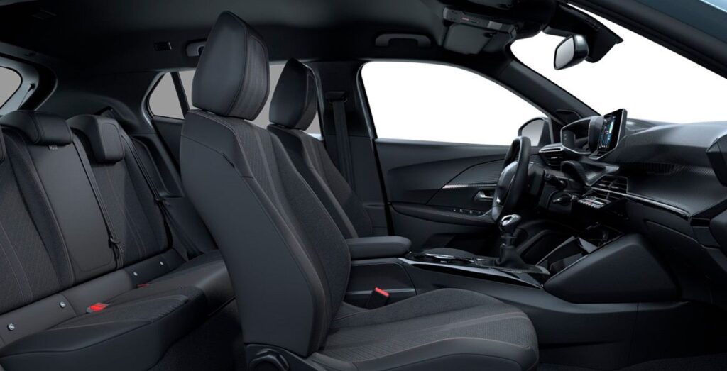 PEUGEOT-2008-Allure-PureTech-100-SS-6-vel.-interior-perfil