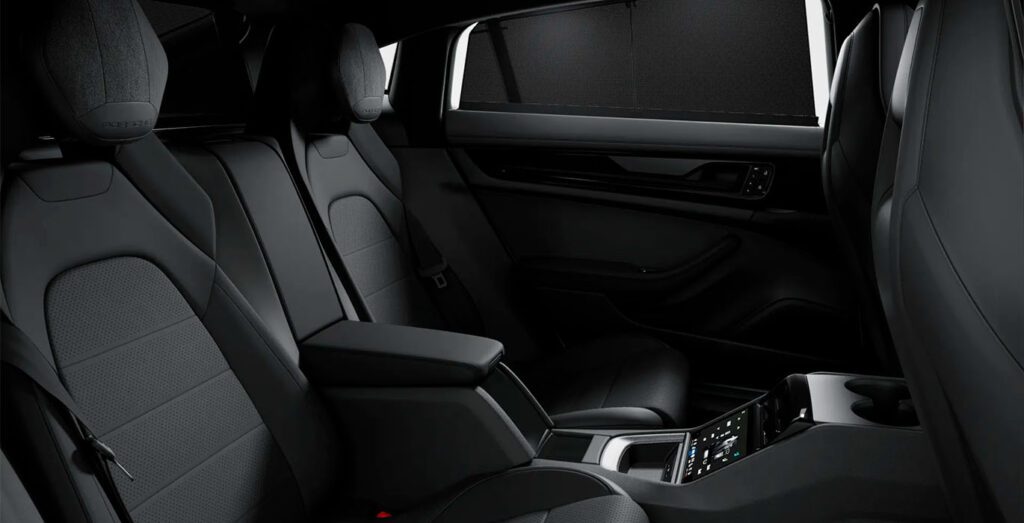 Porsche-Panamera-4-E-Hybrid-Executive-interior-trasera