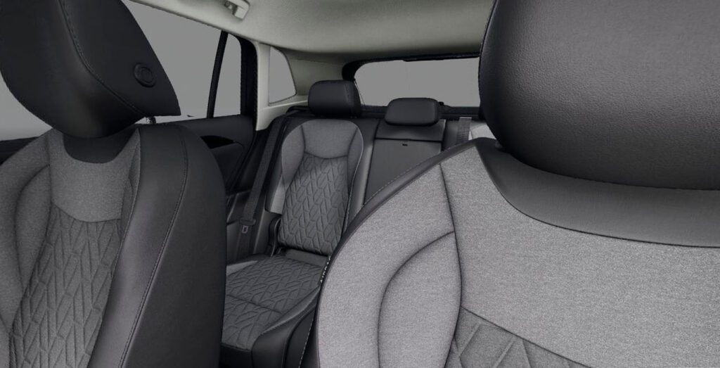 Volkswagen-Tiguan-Life-2.0-TDI-DSG-interior-trasera