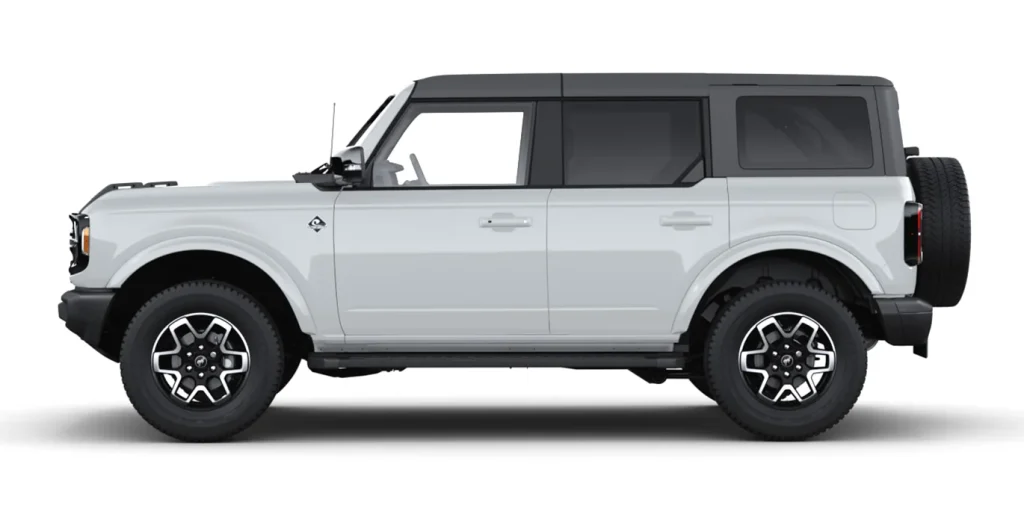 FORD-Bronco-Outer-Banks-2.7-EcoBoost-V6-335CV-lateral.webp