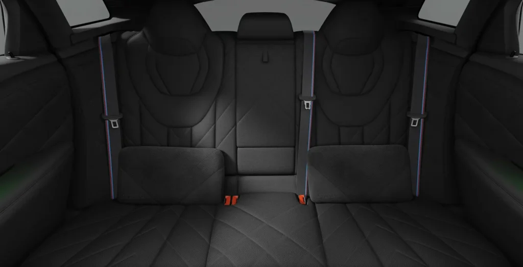 BMW-XM-50e-350kW-interior-trasera.webp
