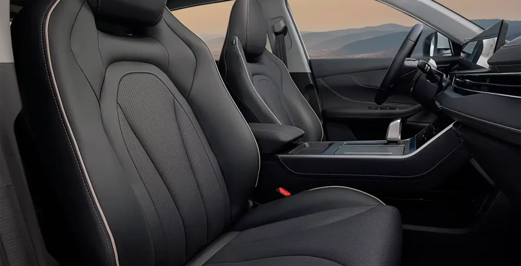EBRO-s400-1.5-DHE-HEV-Excellent-CVT-interior-delantera-II.webp