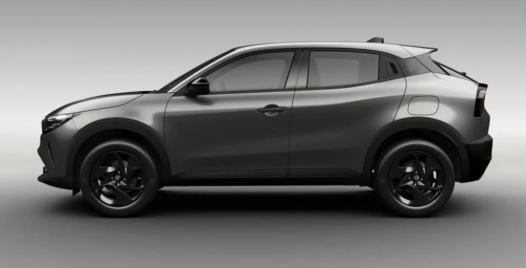 ALFA-ROMEO-Junior-Ibrida-1.2-Core-108kW-eDCT6-lateral