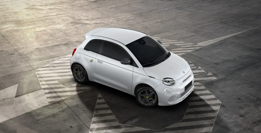 Abarth-500e-42kWh-lateral