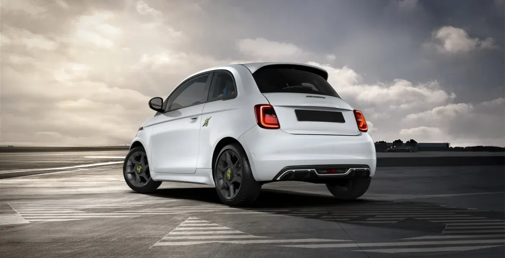 Abarth-500e-42kWh-trasera