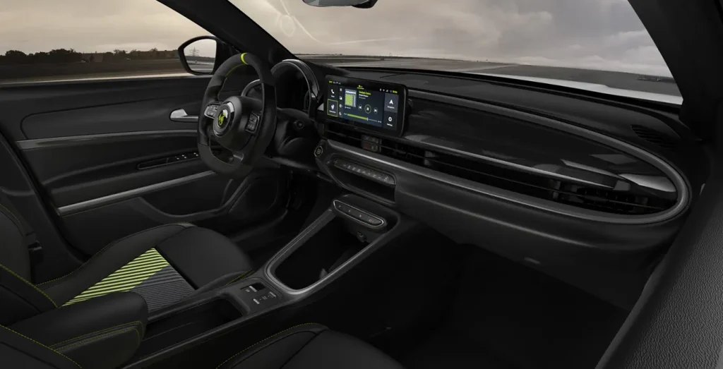 Abarth-600e-Turismo-interior-delantera-II