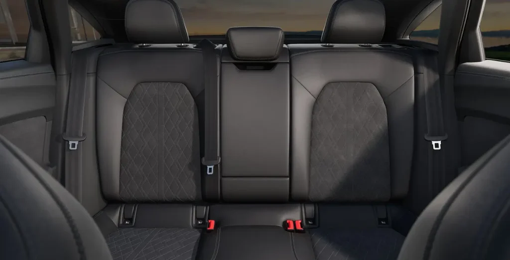 Audi-A5-TDI-150kW-204CV-Black-Line-interior-trasera
