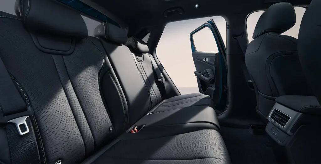 BYD-ATTO-2-DM-i-Active-interior-trasera