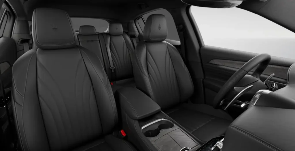 MASERATI-Grecale-L4-MHEV-300CV-AWD-interior-delantera-II