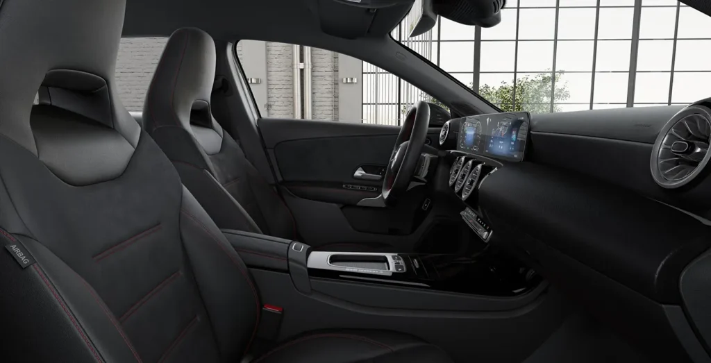 MERCEDES-BENZ-CLASE-A-A-250-e-con-tecnologia-hibrida-EQ-interior-delantera-II