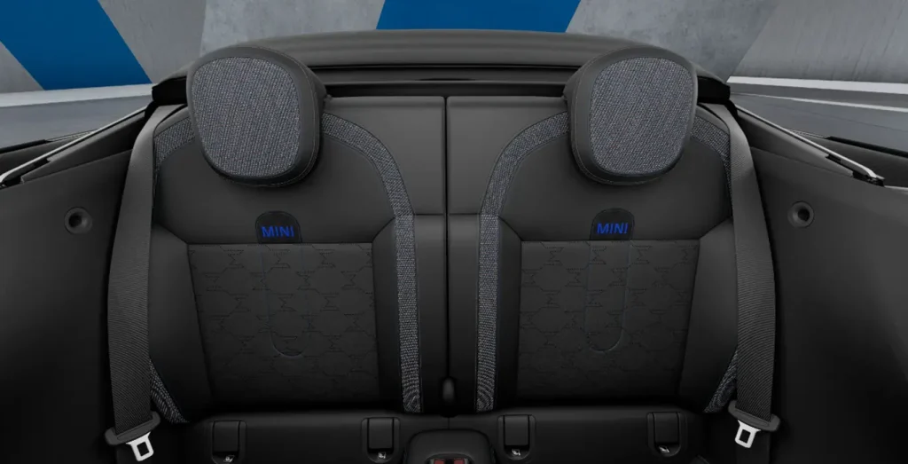 MINI-Cooper-C-Cabrio-Classic-interior-trasera