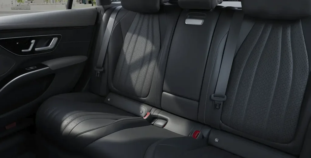 Mercedes-Benz-EQS-350-Edition-interior-trasera