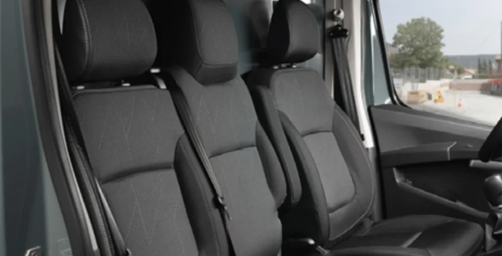 Nissan-Primastar-2.0dCi-L1H1-1T-Acenta-interior-asientos