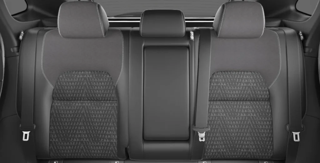 Nissan-Qashqai-5P-DIG-T-103kW-N-Connecta-interior-trasera