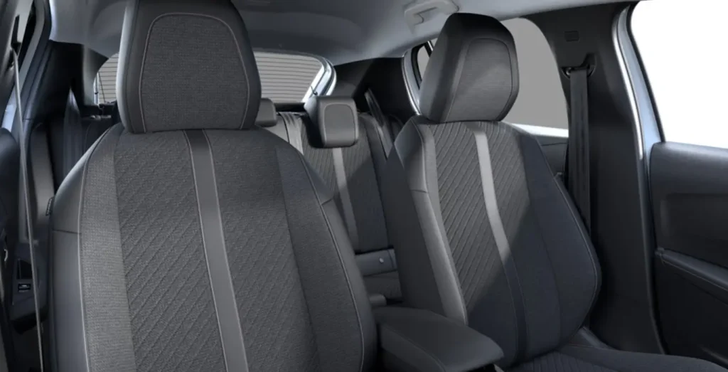Peugeot-208-5P-Allure-100-SS-6vel.-interior-trasera