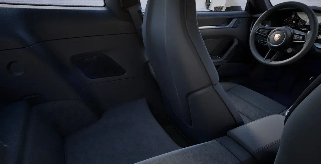 Porsche-911-Carrera-interior-trasera