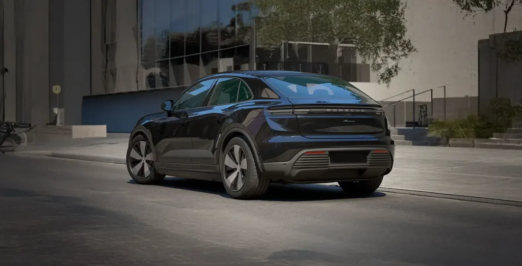 Porsche-Macan-negro-trasera