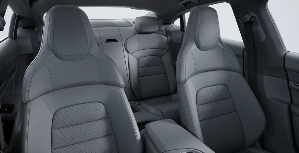 Porsche-Taycan-4-interior-trasera