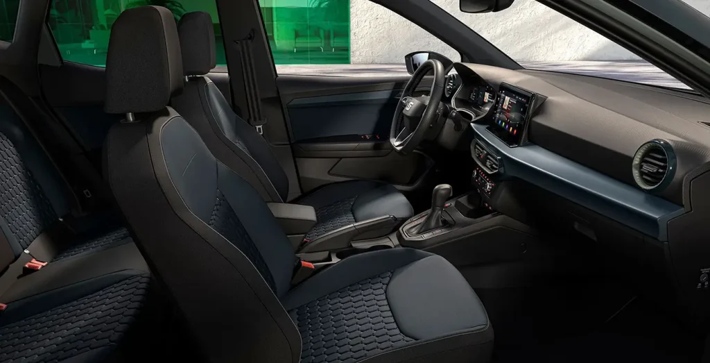 Seat-Arona-1.0-TSI-StSp-Style-Plus-interior-delantera