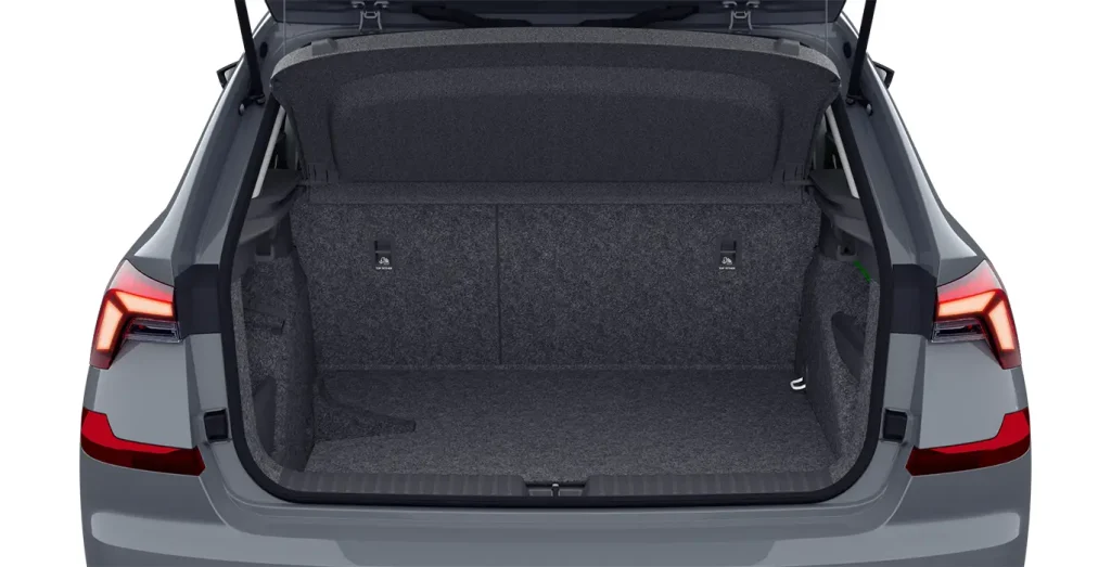 Skoda-Kamiq-1.5-TSI-110kW-150CV-DSG-Selection-plata-maletero-II