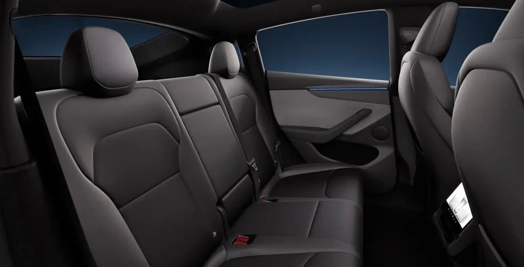 Tesla-Model-Y-Premium-RWD-interior-trasera