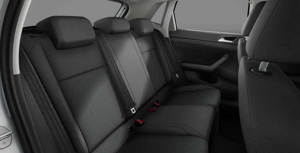 Volkswagen-Polo-Mas-1.0-TSI-70kW-95CV-DSG-interior-trasera