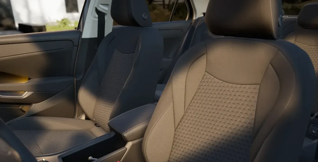 Volkswagen-T-ROC-Mas-1.5-eTSI-DSG-interior-delantera-II