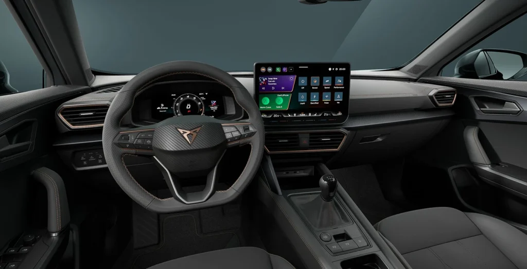 Cupra-Formentor-1.5-TSI-110kW-150CV-man-interior-delantera